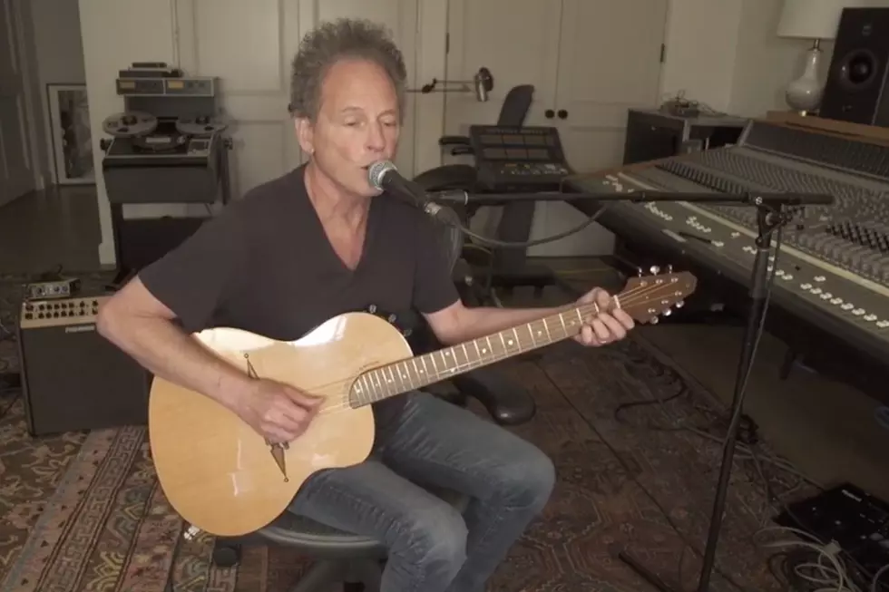 Lindsey Buckingham Looks Past ‘Very Difficult Year’ on Livestream